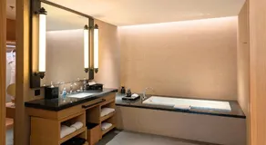 Hotel Tentrem Jakarta - Image 5