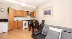 Modern Home Edinburgh Gem 10 mins to Centre - Image 3