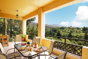 Holiday home with pool - Image 2