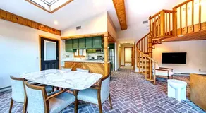The Haüs Windham - Spacious Suites, Hot Tub, Mountain Views! - Image 4