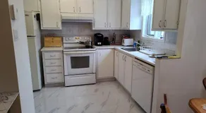 Family-Friendly in Quiet Laval Neighborhood - Image 4