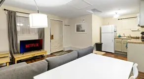Ground-Floor Forest Park Studio with Parking & Washer Dryer - Image 3