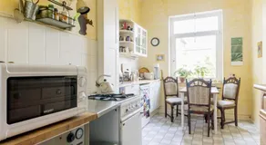 Private Room - Image 5