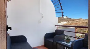 Spacious villa with private pool in Mogán - Image 4