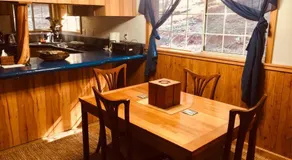 Une belle maison de cabine avec deux suites de maître. - Image 3