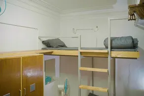 Rahees Bi Roambay - Backpacker Hostel - Image 2