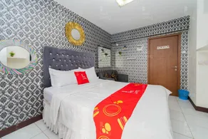 RedLiving Apartemen Cinere Resort - Gold Room - Image 3