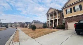 Spacious 3BR Terrace Apt Near LakePoint and Golf - Image 4