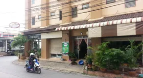 Roong-Arun Apartment - Image 4