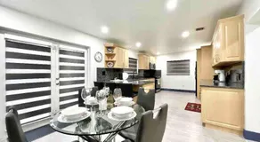Renovated Grand Villa Paradise Amazing pool, BBQ & Ping Pong - Image 4