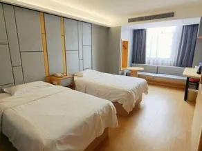 Greentree Inn Shanghai Middle Xinfu Road Huazhi Road Business Hotel - Image 4