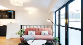 The Upside Down Eco House - Free parking with no height restrictions - Image 5