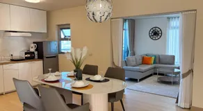 Nordic Minimal 3BR with Tub Near Impact Arena DMK Airport - Image 3