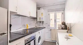 City Stay with 3 Bedrooms - Image 5