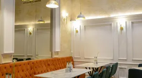 Calla Bella Rooms & Snack Bar - Image 2