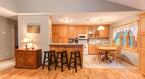 Lakefront Home, lake views, Casual Elegance, Scrapbooking! - Image 3