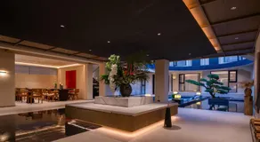 Dali Yuanlu Hanging Garden Hotel, located in the center of Dali Old City, has rich cultural heritage, convenient travel, butler service, free parking, free breakfast, afternoon tea, coffee, mini bar, and traditional Chinese tea - Image 3