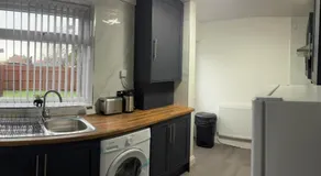 Bungalow - Sleeps 2 - Parking - Garden - Image 2