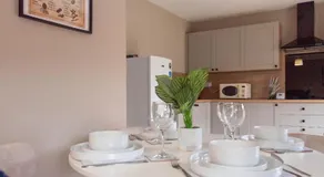 Grove House - Image 4