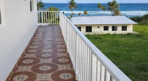 Victoria's Gennie Bay Village Hostal - Image 4