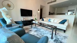 Luxurious Creek Harbour Apt with Balcony & View - Image 4