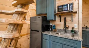 Tiny Loft-Spider Lake-SUP Rentals-Beach-10mi to TC - Image 3