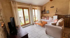 Cottage in a castle between vineyards and lavender - Image 2