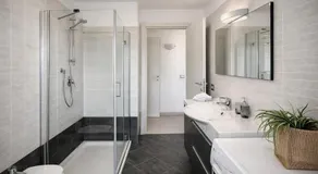 Victoria Apartments- Lake View - Image 2