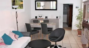 House Toulousaine rummelig med have - Image 2