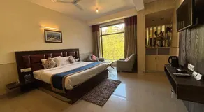 Hotel Bob's N Barley Luxury Room Best Hotel in McLeod Ganj - Image 2