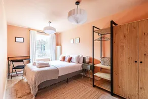 Bright 2-Bed Home Near Putney Riverside - Image 2