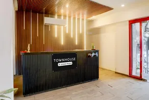 Super Townhouse Prayagraj Near Railway Station Formerly Santosh Palace - Image 3
