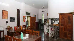 Art Le Cafe - Image 4