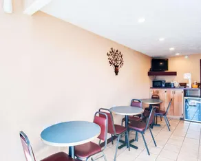 Visitors Inn - Image 4