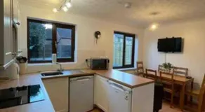 6 Bedroom House For Corporate Stays in Corby Suitable for Nightshift Workers - Image 4