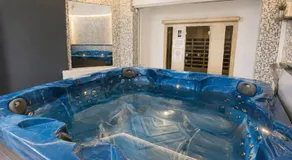 Villa X Budapest - Private Villa for Stag, Hen & Group Parties - Image 4