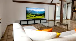 Lakefront Grand Residence - Image 2