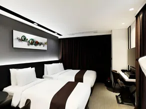 Kinstay Hotel - Image 2