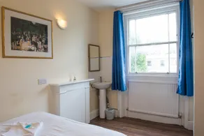 Dean Court Hotel - Image 3