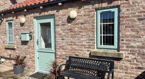 One bedroom barn with free parking - Image 3