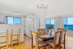 Seaside Serenity: Panoramic Waterfront Retreat - Image 5