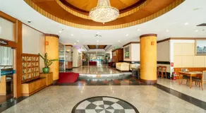 Summit Pavilion Hotel - Image 3