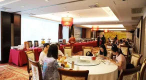 Yijian Holiday Hotel - Image 5