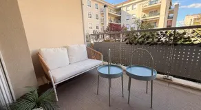 T2 avec Balcon et garage proche du Stade et LDLC Arena - Image 4