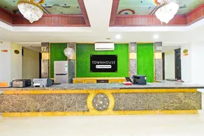 Townhouse Ameerpet Balkampet Road - Image 5
