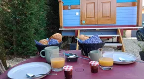 Studio de Jardin aux Portes du Beaujolais climatisé avec Jardin Privatif & Borne de Recharge - Image 4