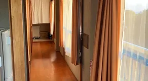 二段ベッドの宿青と白 - Image 4