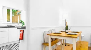 Four Bed House - Garden - Parking - Speed Wi-Fi 75CMR - Image 3