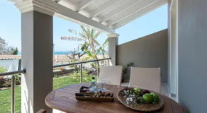 AD HOMES - Image 2