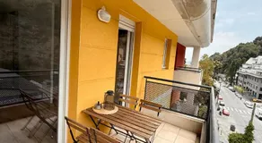 Magnificent renovated apartment, 2 rooms of 45 m2, close tothe sea, top floor, terrace - Image 3